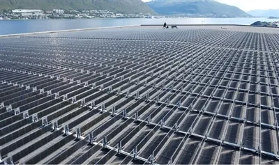 Svjetski najveći vertikalni PV sustav na krovu u Norveškoj